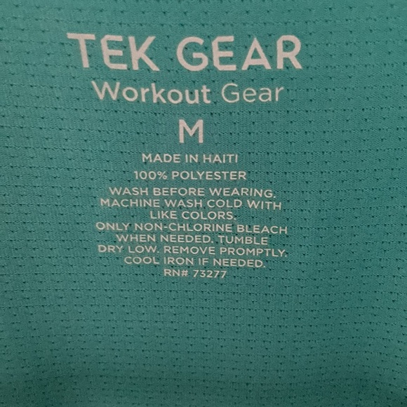3/$18 (2) Tek Gear Dry Tek Size Medium shirts - Picture 2 of 7
